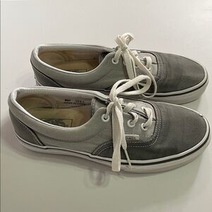 Vans Two-toned Grey Canvas Sneakers. Men’s sz 6
